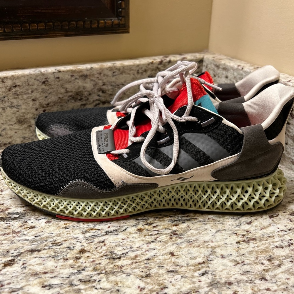Adidas ZX4000 size 10. EUC.